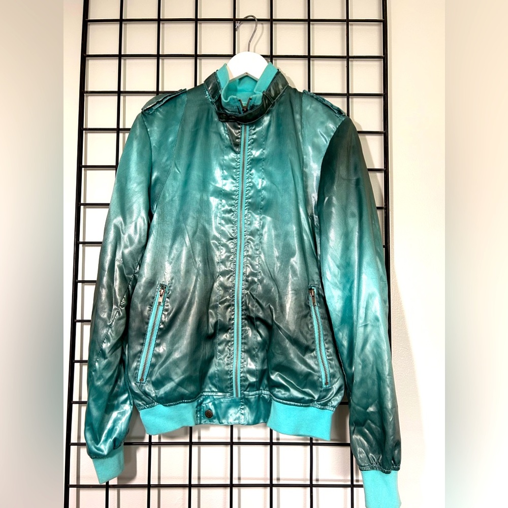 Lightweight jacket windbreaker size small